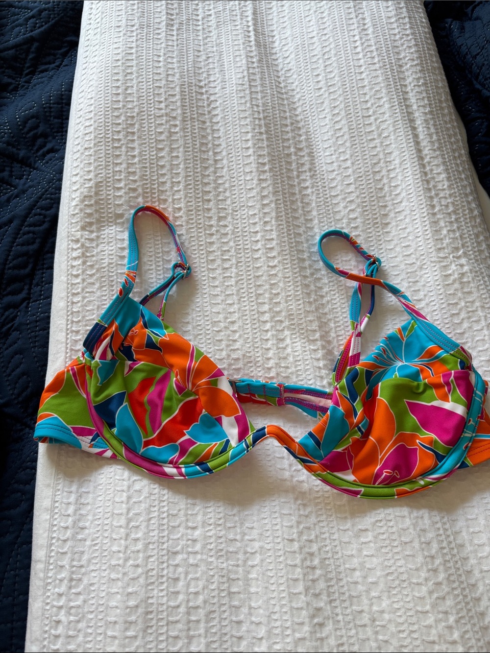 Cupshe Multicolor Floral Underwire Bikini Top - Blue, Orange, Green, Pink